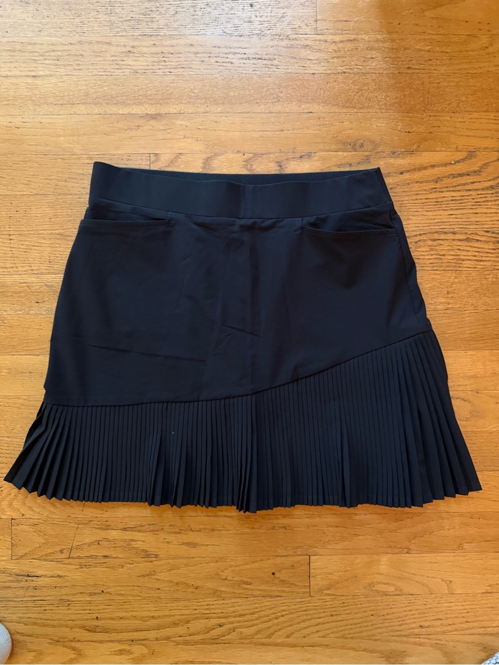 Black Pleated Hem Women's Athletic Skirt